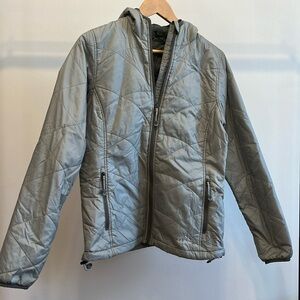 LL Bean Women’s stowaway insulated jacket size S